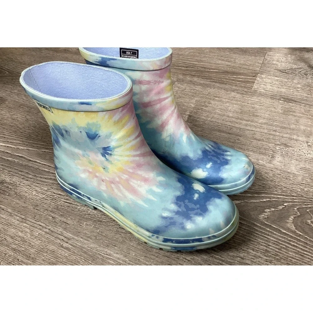Skechers Bobs Womens Size 7 Rain Boots Ankle Calf Boot 113385 Tie Dye